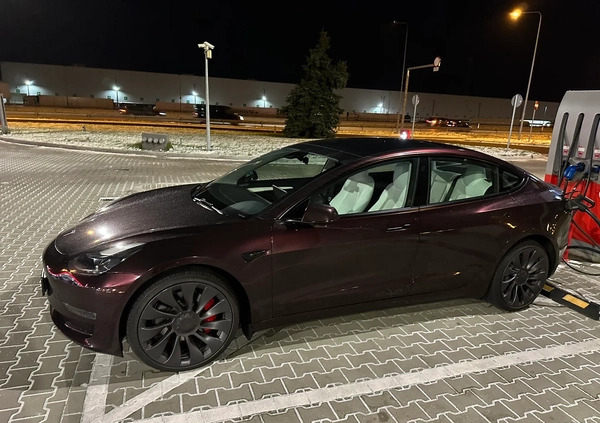 Tesla Model 3 cena 200000 przebieg: 17600, rok produkcji 2022 z Gliwice małe 277